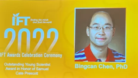 Picture of Bingcan Chen on IFT Award Poster