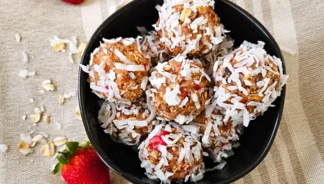 No-bake Strawberry Almond Energy Bites