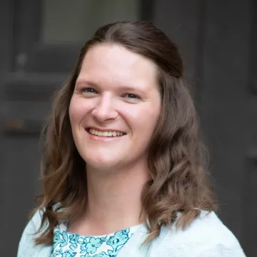 Headshot of Lindsay Overmyer