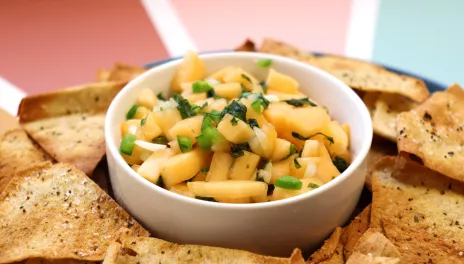 Cantaloupe Basil Salsa and Pita Crisps