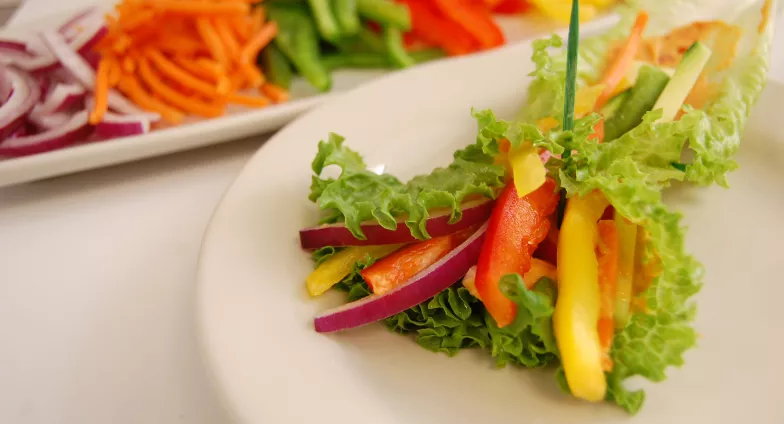 Hummus Lettuce Wraps