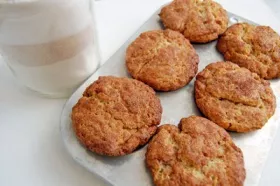 A pan of six snickerdoodle muffins